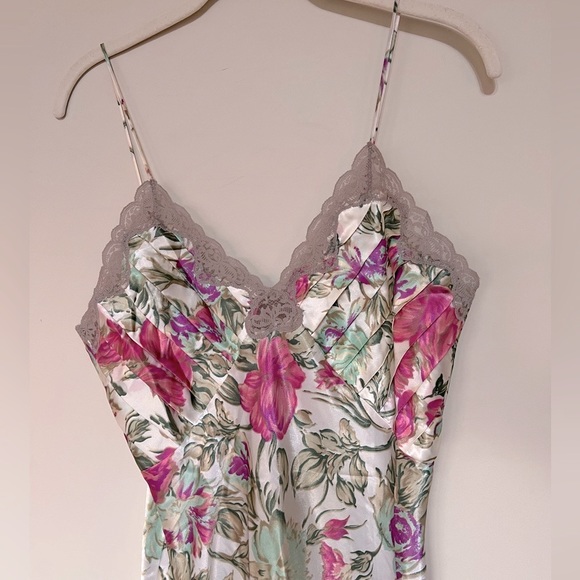 Vintage 80s Victorias Secret White Floral Satin Lace Chemise Nightie | Size M - Picture 3 of 4
